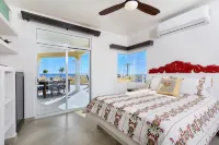 MODERN 5 Star Home in Las Conchas. IMPECCABLY CLEAN,  A+ views. PRIVATE