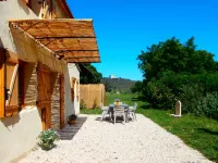 Seasonal rental in the countryside, 5 min from all shops 10 min from Isle sur la Sorgue Hoteles en Le Thor