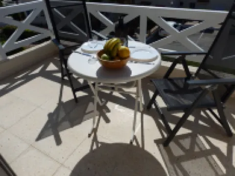 Perfectly located 2 bed Townhouse in the heart of Coral Bay,  sea views