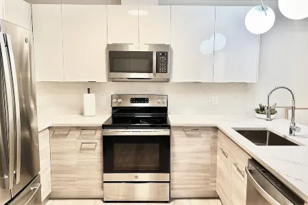 Luxury Modern Apartment in Quincy