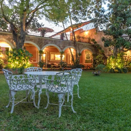 300 year old colonial mansion one block from the town square