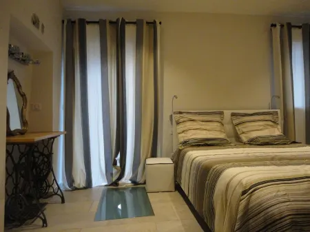 new house (2016) between sea and mountains 4 km from the beaches