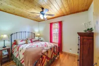 Secluded Lenoir Cabin 4 Mi to Dtwn Blowing Rock - Wifi