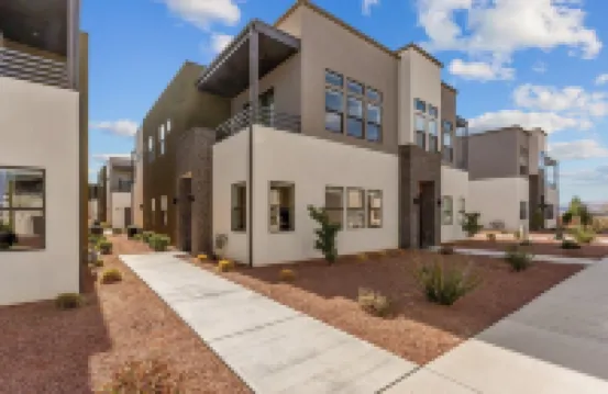 Villa #24 at Bloomington Country Club 4 Bedroom Townhouse فنادق في 