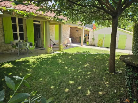 QUIET HOUSE Les Bardières Отели в г. Долю-д'Олерон