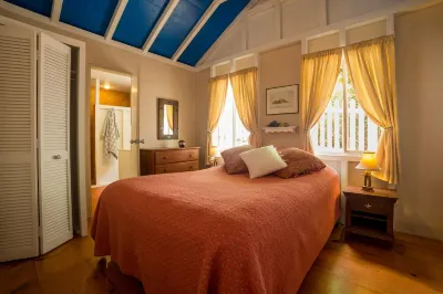 Flamboyant Cottage - Spectacular View & Pool Hotéis em 