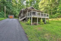 Pet-Friendly Pickens Vacation Rental w/ Fire Pit - Lemmikkieläimet sallittu