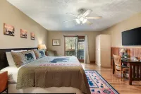 Berry Springs Lodge Отели в г. Севьервилл