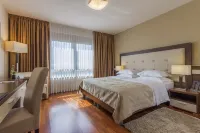 Hotel Degenija โรงแรมใน