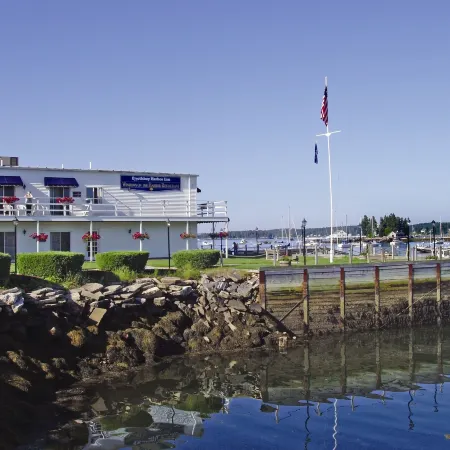 Boothbay Harbor Inn