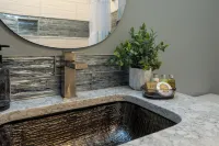 The Seaside Oceanfront Inn - Hot Tub