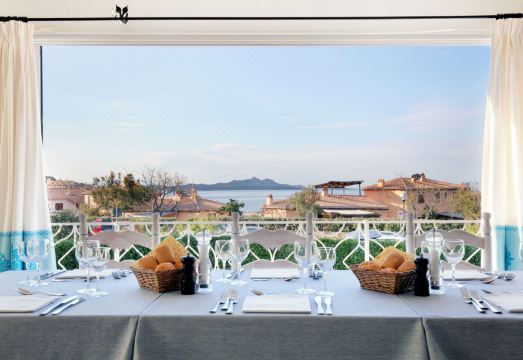 홀리데이 룸 컬렉션 외관