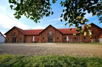 Dwór Kombornia - Folwark فنادق في 