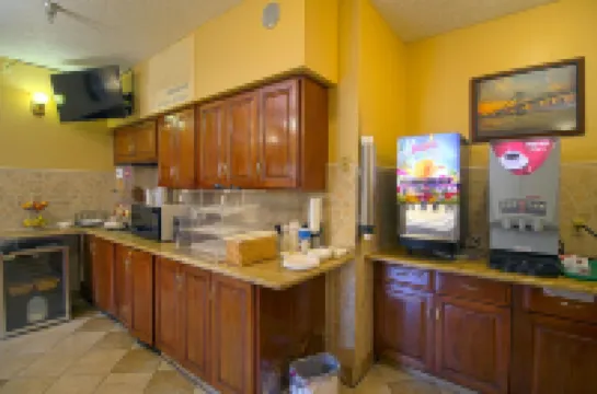 Geneva Motel Inn Hotels in Saint Charles