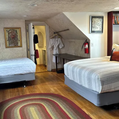 Ray's Bucktown Bed and Breakfast