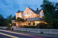 White Doe Inn Bed & Breakfast Hotels in Wanchese