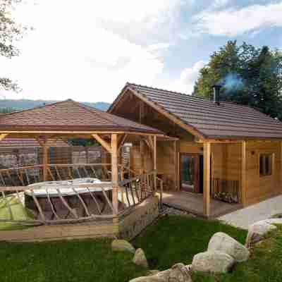 Domaine du Haut Jardin Hôtel & Chalets Spa Privé Hotel Exterior