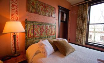 McMenamins Hotel Oregon