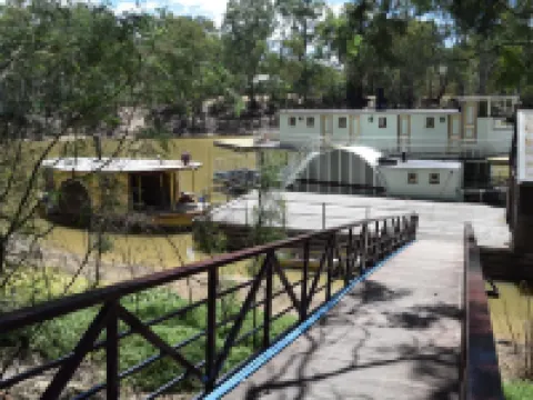 บิ๊ก ริเวอร์ โมเทล โรงแรมในเอชูกา