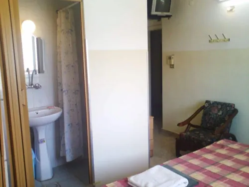 Farah Hotel - Hostels