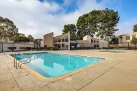 2 Mi to Beaches: Condo w/ Patio in Port Hueneme! - Spa