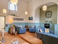 Rainforest Chapel Hotels in West Dean