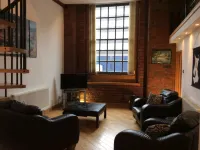 Trafalgar Warehouse Apartments Hotels in 