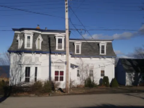 Elevate Rooms at 66 Montague Hotels in Digby