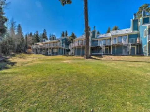 Cloudcroft Townhome w/ Deck - 1 Mi to Burro Ave! Hotels in Cloudcroft