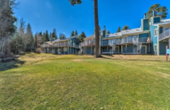 Cloudcroft Townhome w/ Deck - 1 Mi to Burro Ave!