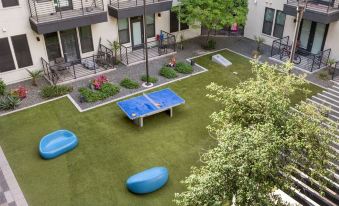 CozySuites at Town Lake