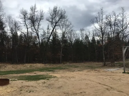 Scully's Manistee Outpost Motel