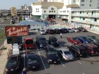 Thunderbird Beach Motel - Motels