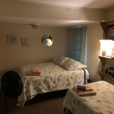 Queen Anne's Revenge at the Beach 3 Bedroom Cottage by RedAwning