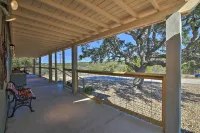 Updated Cabin w/ Fire Pit - 1 Mile from Downtown! - Maalaistalo