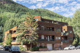 Ice House 317 2 Bedroom Condo by RedAwning