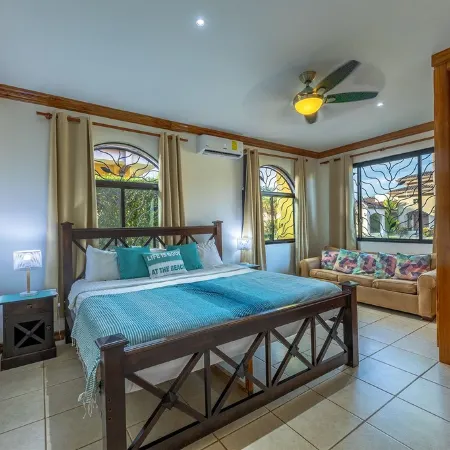 Casa Famosa - Large Family Home with Private Pool