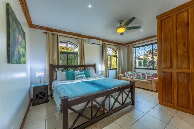 Casa Famosa - Large Family Home with Private Pool Hotels near Swiss Palmgarden