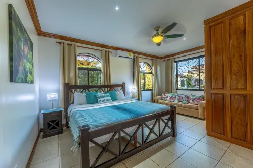 Casa Famosa - Large Family Home with Private Pool