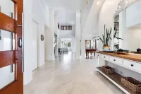 Luxurious, Tropical Haven, Mooloolaba- Moonda5