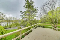 Charming Canandaigua Lake House w/ Deck & Views! - Wifi
