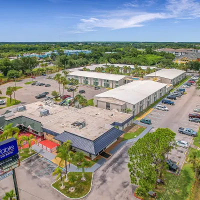 Stayable Kissimmee East Hotels near Crystalbrook Golf Course