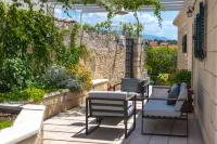 Villa Mir Vami - Heated Pool, Sea Views & Beach 100m I Brač Island - Homestays