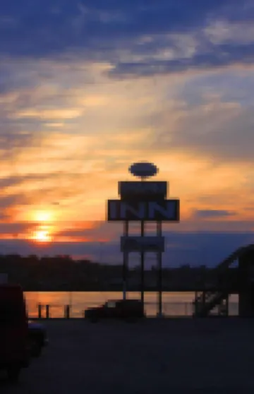 Thames Inn & Marina