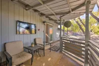 Luxurious Downtown Lodi Apartment in Wine Country!