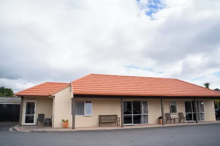 Pacific Coast Motor Lodge