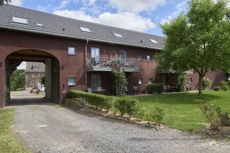 Burg Blens Отели в г. Фетвайс