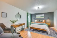 Jefferson City Bungalow Hot Tub and Patio! - Homestays
