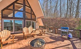 Spacious Franklin Cabin w/ Mountain Views!