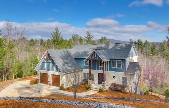 Stunning Nebo Lake House w/ Deck & Views!